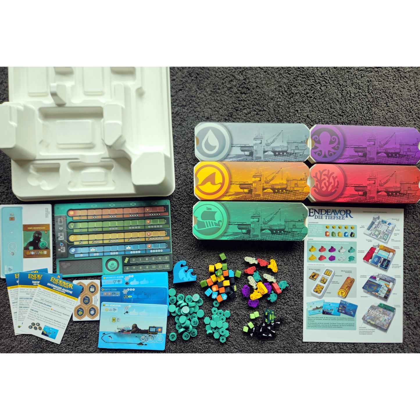 Endeavor die Tiefsee: Deluxe-Erweiteiterung, Insert und Übersicht Spielmaterial