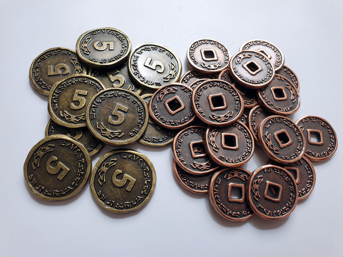 Slay the Spire: Das Brettspiel, Collectors Edition, Deutsche Version, Metallmünzen