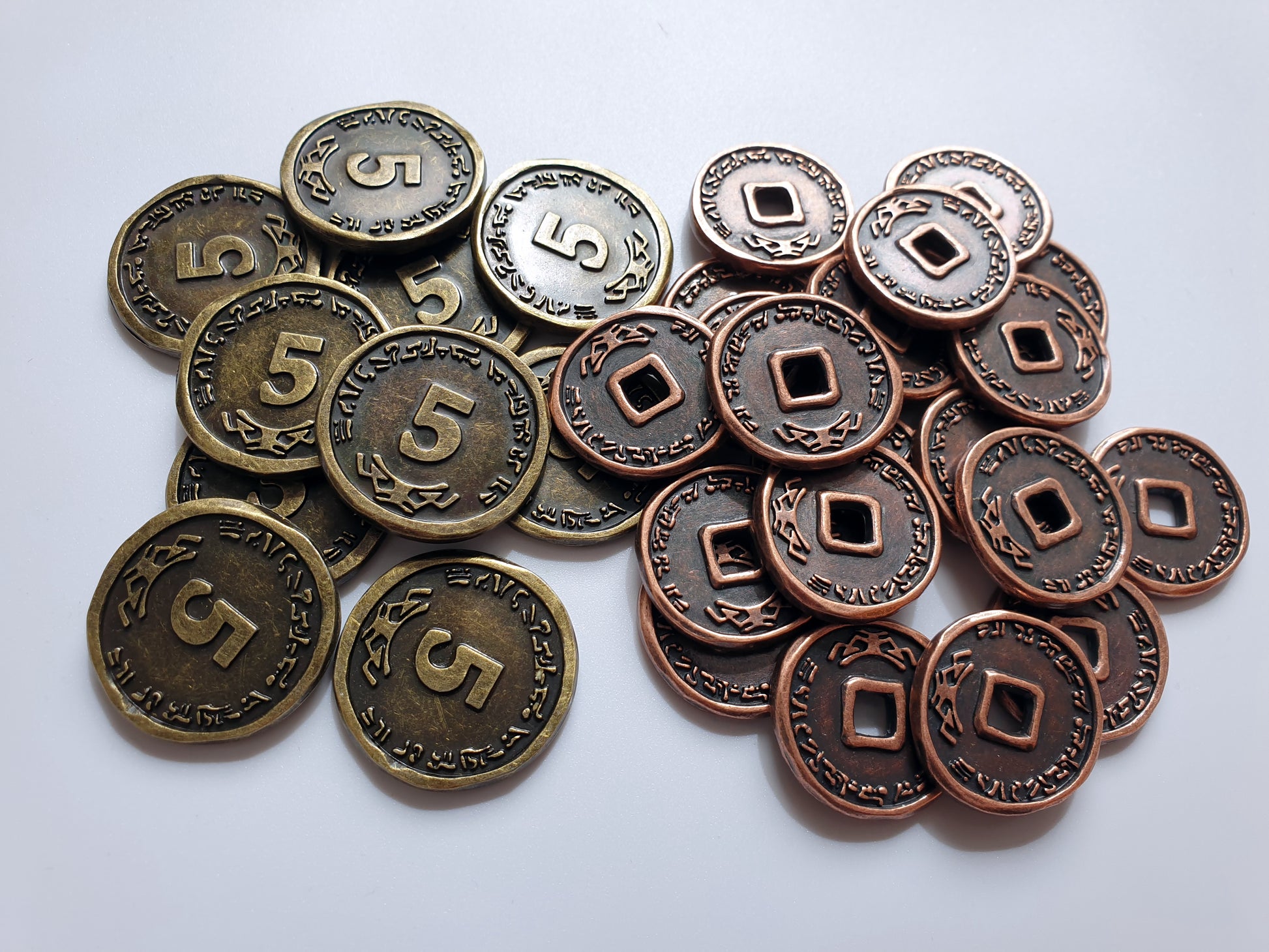 Slay the Spire: Das Brettspiel, Collectors Edition, Deutsche Version, Metallmünzen