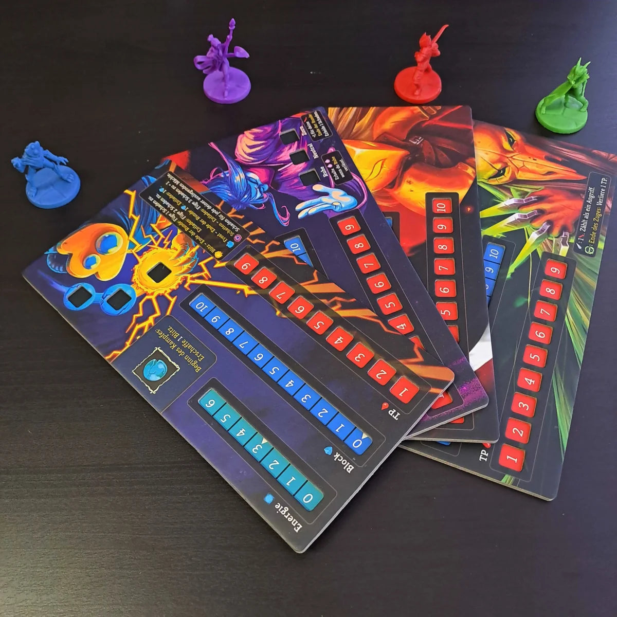 Slay the Spire: Das Brettspiel, Deutsche Version, Spielertableaus & Spielerfiguren